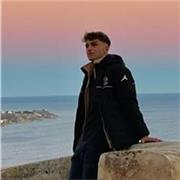 Estudiante de tercer curso de Arquitectura cono conocimiento en diversas área matemáticas y artísticas.